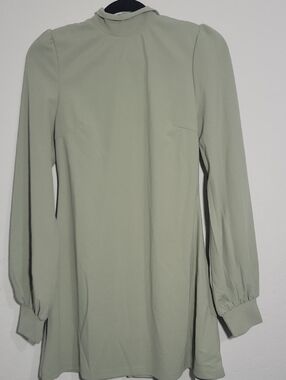 Cider Sage Green Crewneck Top New Size M